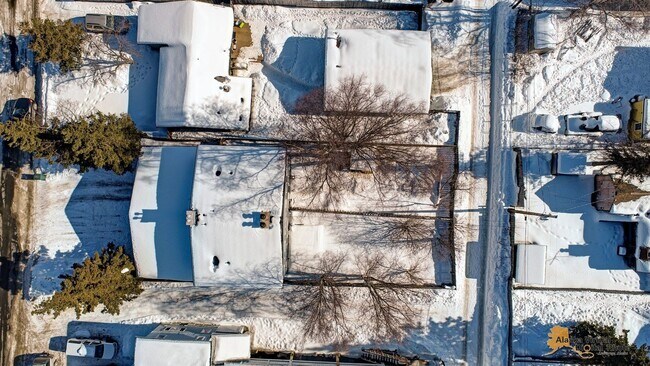 Building Photo - 2606 W 30th Ave