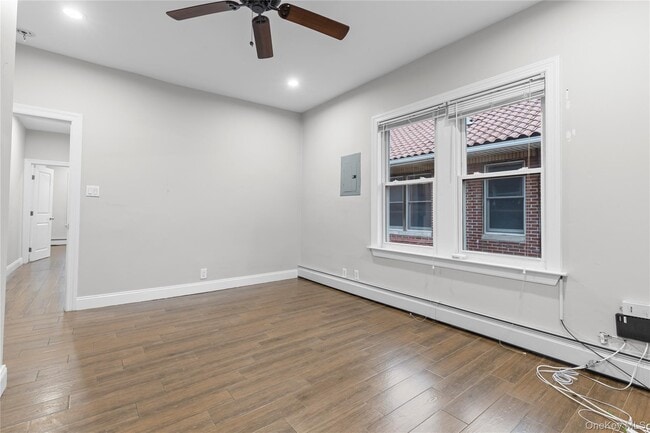 Building Photo - 148 W Walnut St