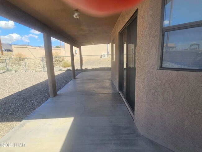 Building Photo - 3633 Desert Garden Dr
