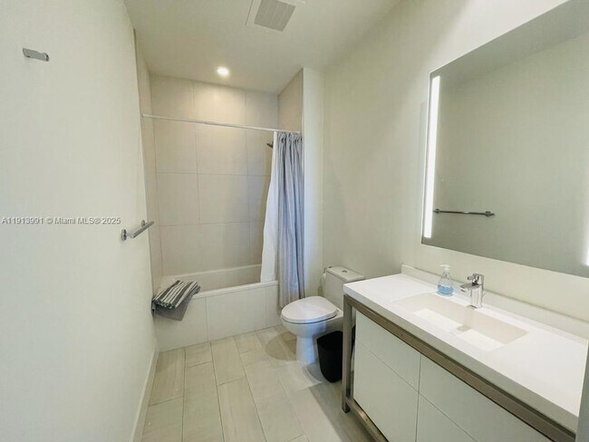 Building Photo - 2000 Metropica Wy