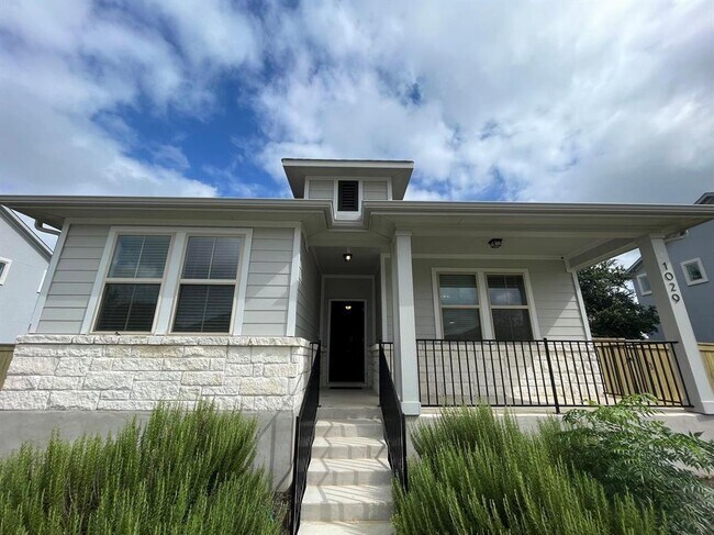 Building Photo - 1029 Kerrwood Wy