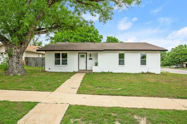 Building Photo - 9006 Lodge Ct