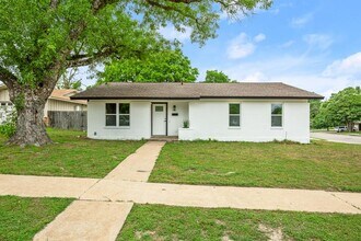 Building Photo - 9006 Lodge Ct