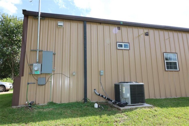 Building Photo - 8302 Park St