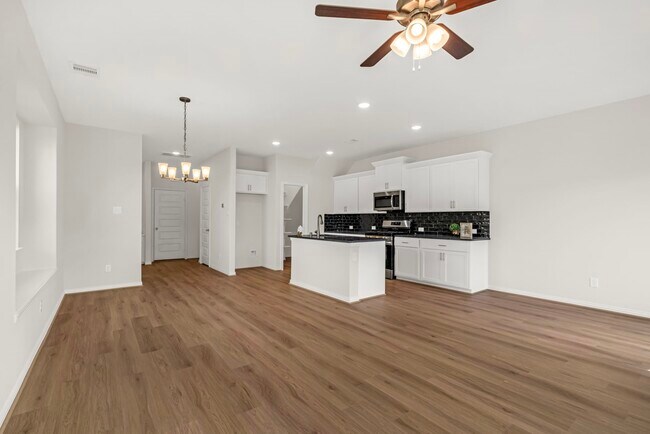 Building Photo - 27839 Western Crk Ct