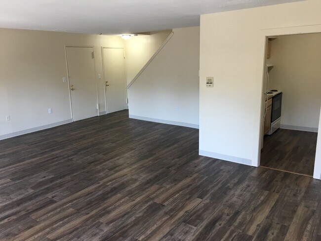 Building Photo - 255 Stevens St