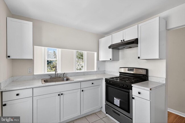 Primary Photo - 59 Southard St