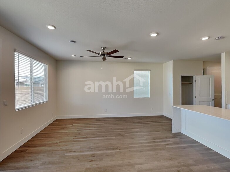 Building Photo - 10366 Beaver Tail St