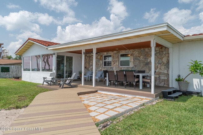 Building Photo - 1110 S Banana River Dr