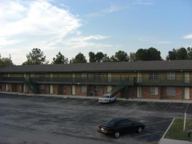 Building Photo - The Cove Apartments