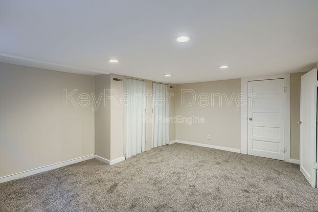 Building Photo - 1010 Jay St