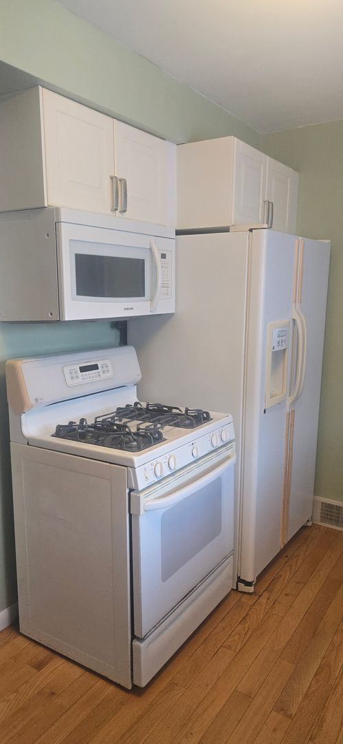 Building Photo - 3 BED 2 BATH COMPLETELY UPDATED SINGLE FAMILY HOME ---- FLORAL