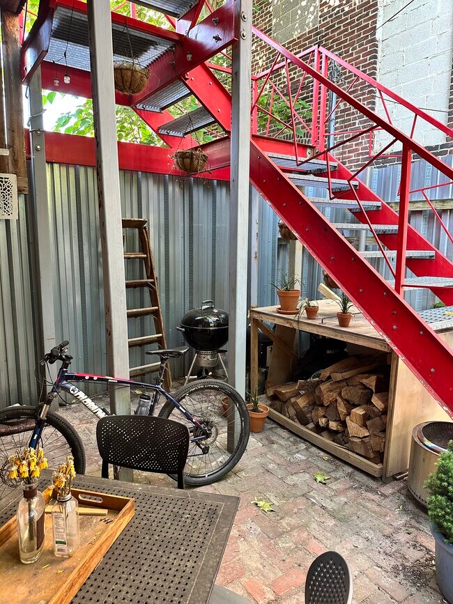 inside entrance- bbq, storage, level one patio - 1108 S 22nd St