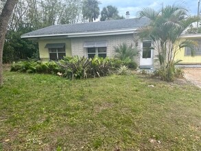Building Photo - 257 SE Four Winds Dr