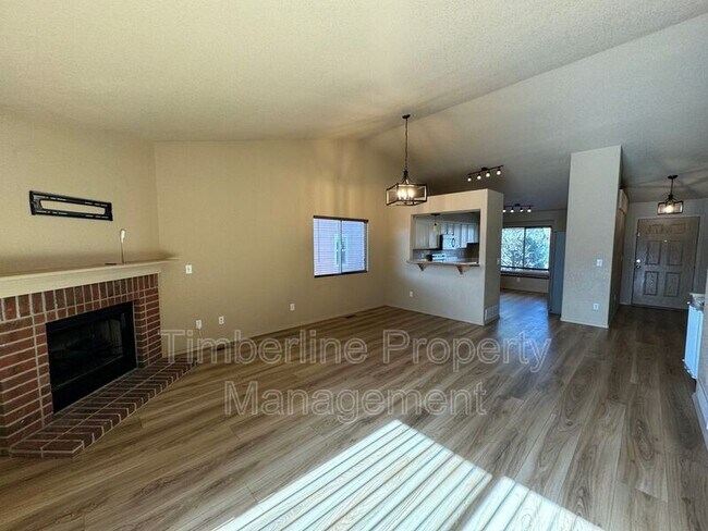 Building Photo - 7357 Legend Hill Dr