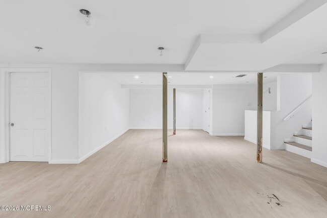 Building Photo - 67 Shady Nook Dr
