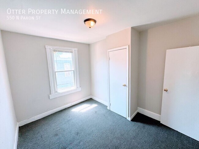 Building Photo - 550 N Paxon St