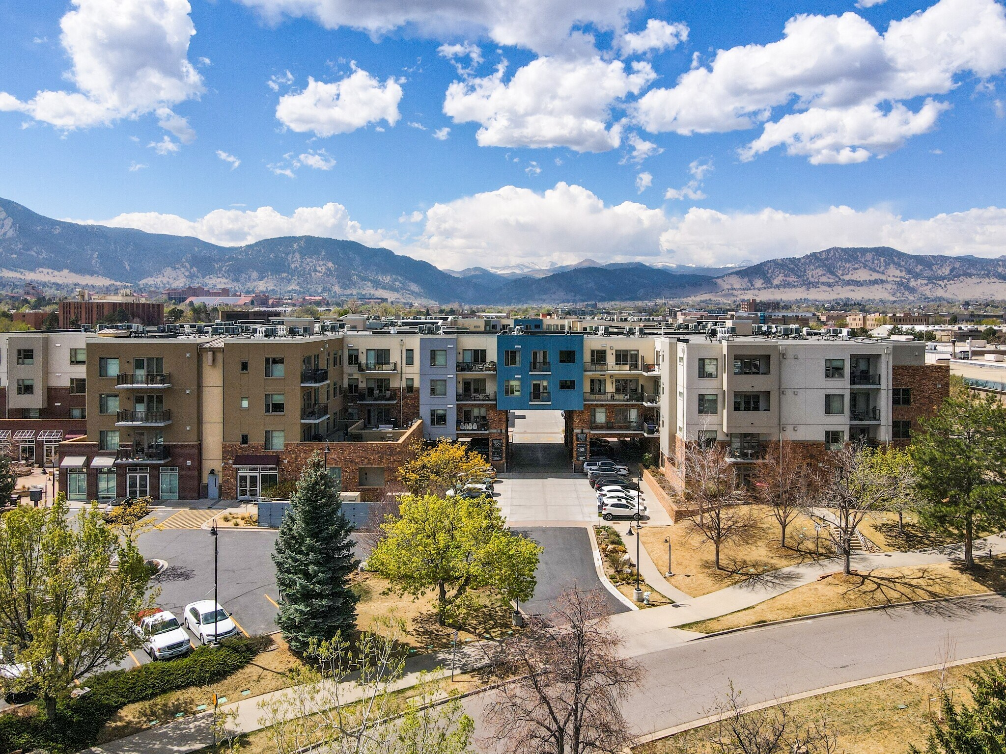 Building Photo - 3701 Arapahoe Ave