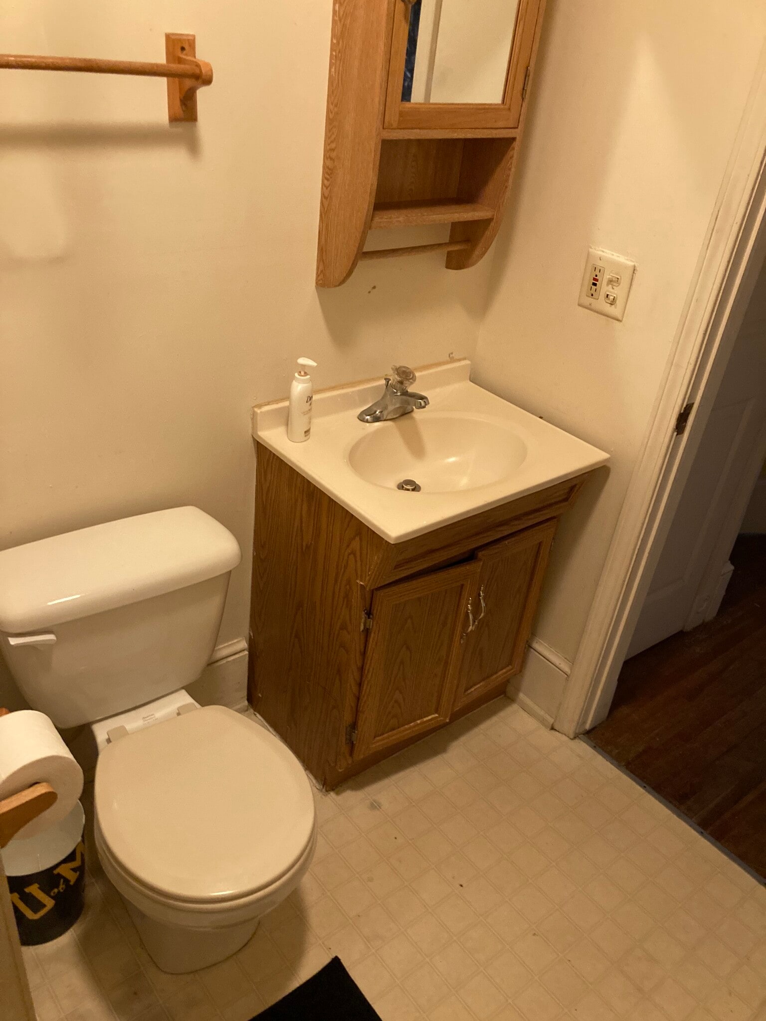 bathroom - 221 W Sibley St