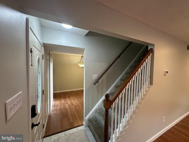 Building Photo - 21 Park Valley Ln