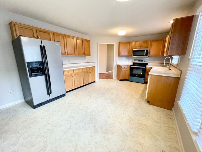 Building Photo - 3 Bed 2.5 Bath Beautiful Home Located North West Greensboro!