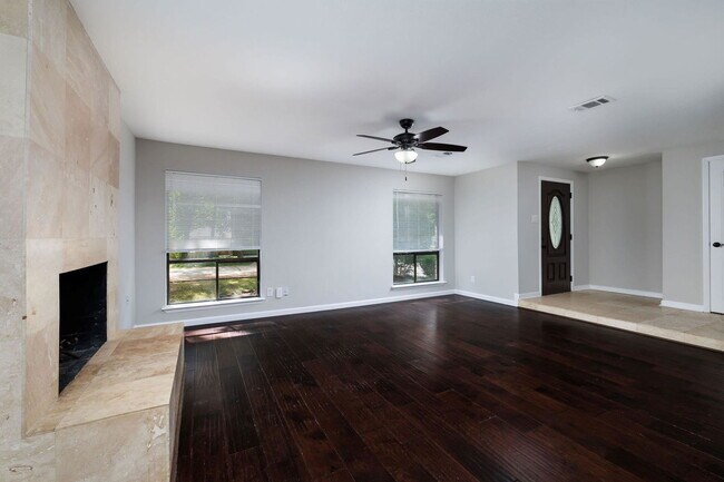 Building Photo - 1 Ground Brier Ct