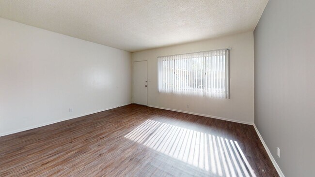 Interior Photo - 803 Java Ave Inglewood, CA 90301