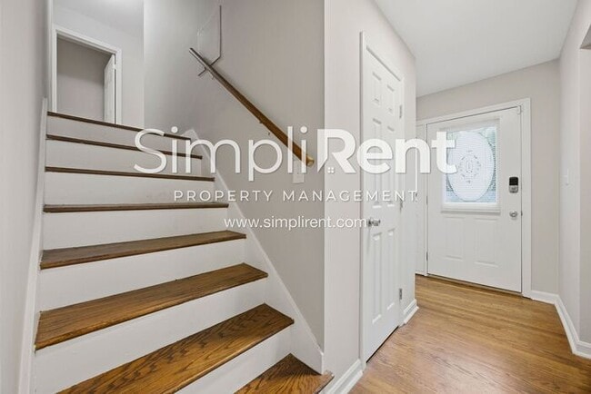 Building Photo - Beautifully Updated 4 Bedroom Home in Decatur! -1st month's Rent FREE with a 13-month lease!