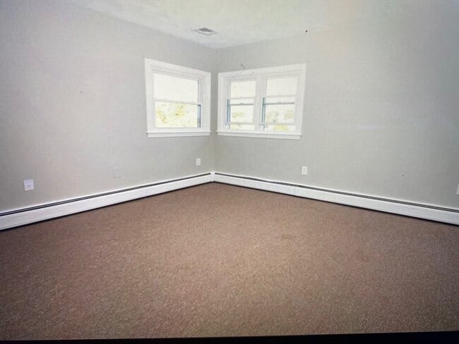 Building Photo - 288 Vane St