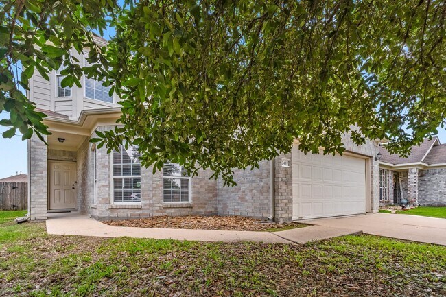 Building Photo - 2437 Aspen Dale Dr