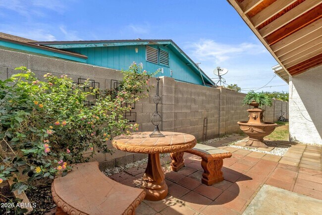 Building Photo - 3428 W Willetta St