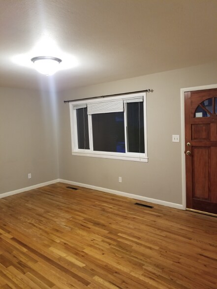 Building Photo - 1207 Castlerock Dr