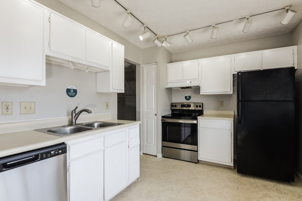 Building Photo - 1481 Rebecca Ln