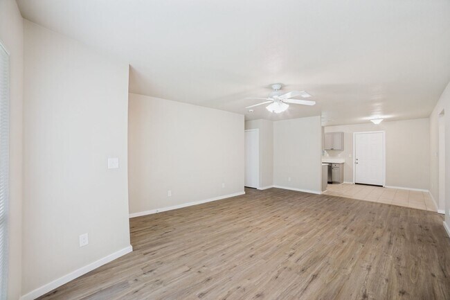 Building Photo - NEWLY-REMODELED 3-BEDROOM HOME IN HERITAGE SUBDIVISION