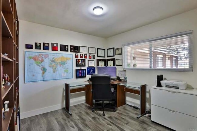 Building Photo - Single Story Condo