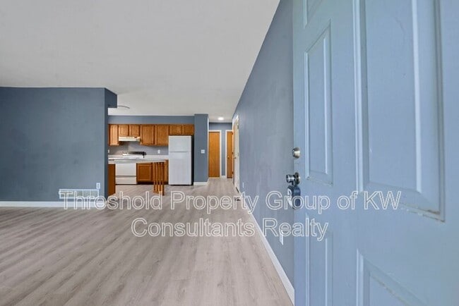 Building Photo - 5809-5811 Pepperwood Court