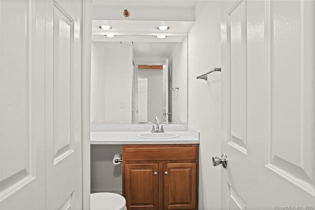 Building Photo - 25 Grand St