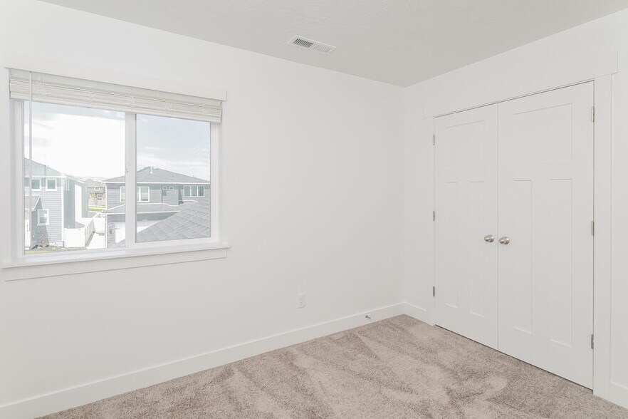 Building Photo - 4728 Rustic Ranch Way