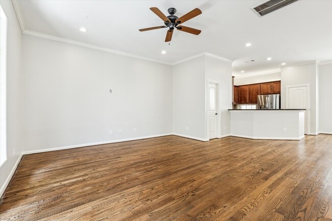 Building Photo - 5308 Larkin St