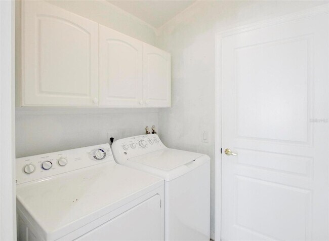 Building Photo - 143 Braemar Ave