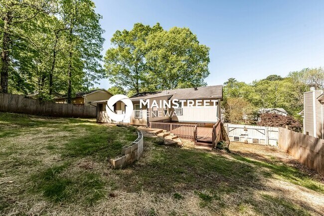 Building Photo - 4 Bedroom Pet-Friendly Home in Birmingham, AL with Main Street Renewal