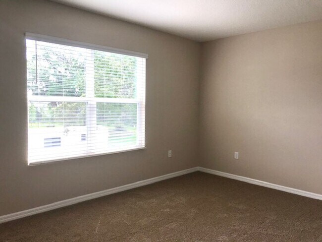 Building Photo - 3/2.5 GATED COMMUNITY - TOWNHOUSE - GREAT SCHOOLS IN PALMER RANCH