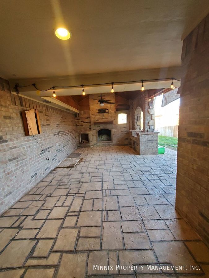 Building Photo - 4216 Willow St