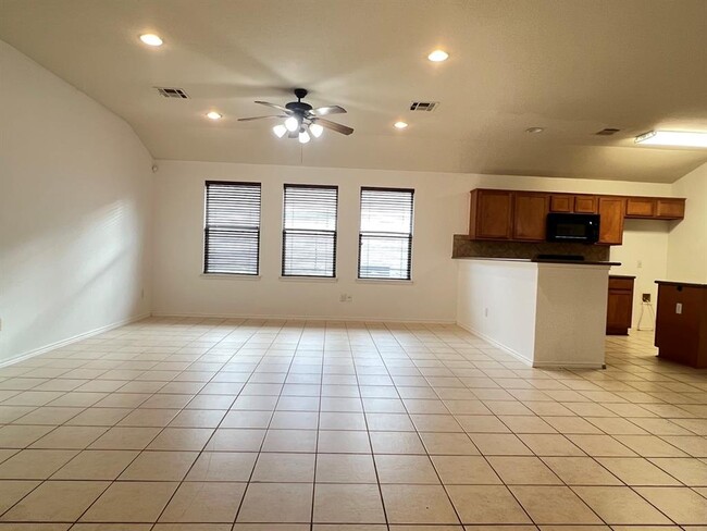 Building Photo - 9504 Castle Pines Dr