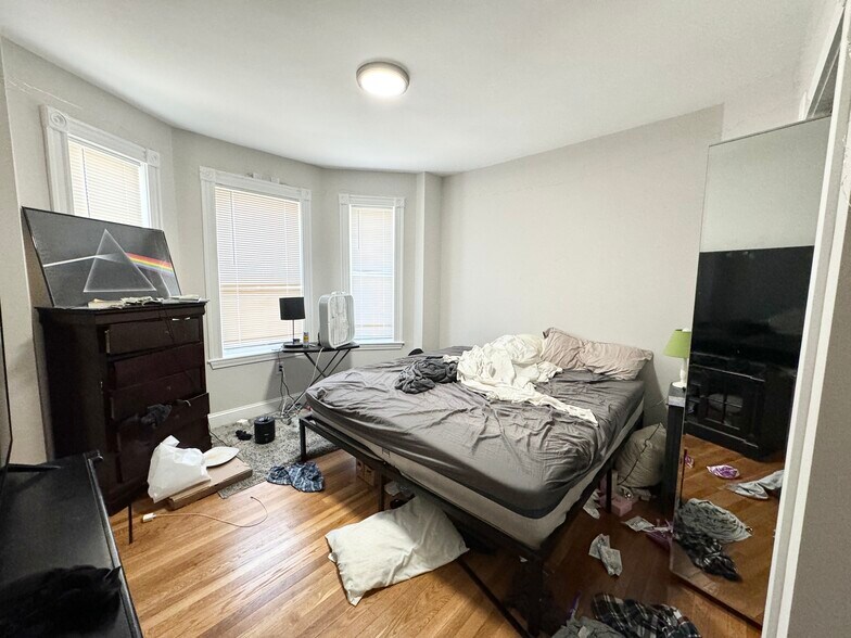 Building Photo - 20 Howell St