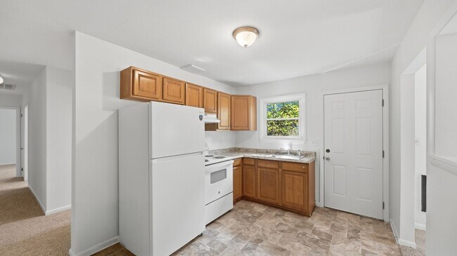 Building Photo - Great 2 bedroom close to UTC!