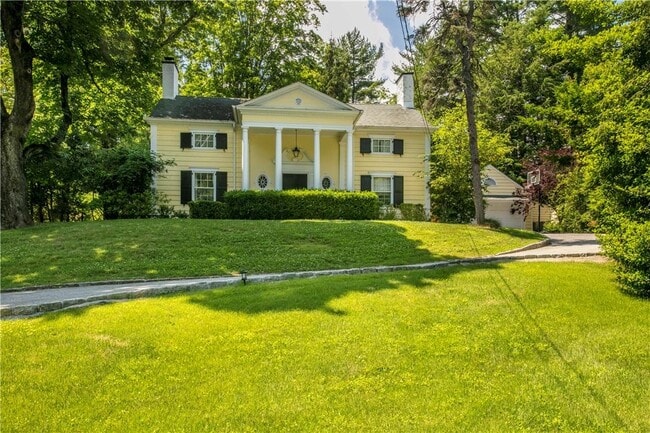 Primary Photo - 306 Quaker Rd