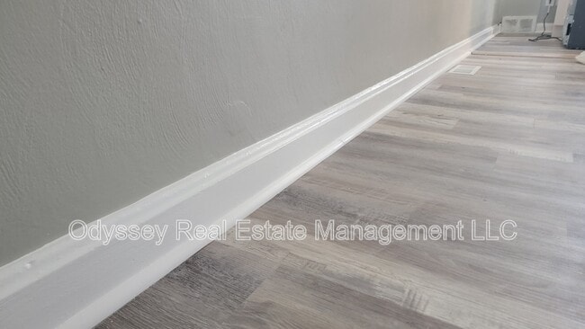 Building Photo - 4006 Arctic Ave