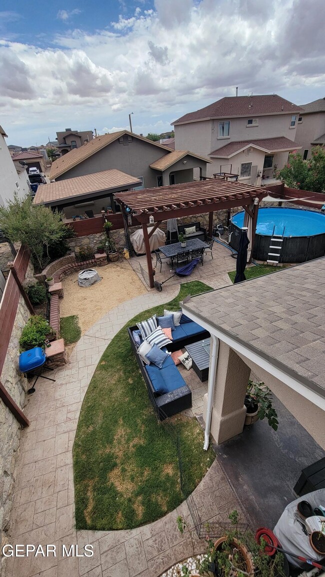 Building Photo - 3880 Loma Brisa Dr