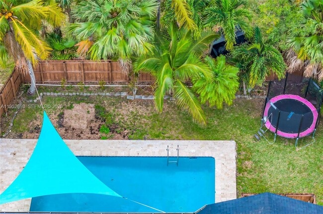 Building Photo - 15930 SW 90th Ave